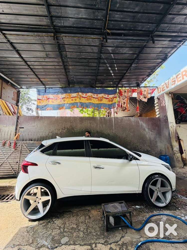 Hyundai I20 Top Model With 20 Inch Alloy Wheels