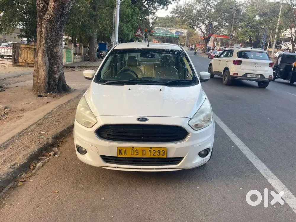 Ford Aspire Titatinium Blu 2018