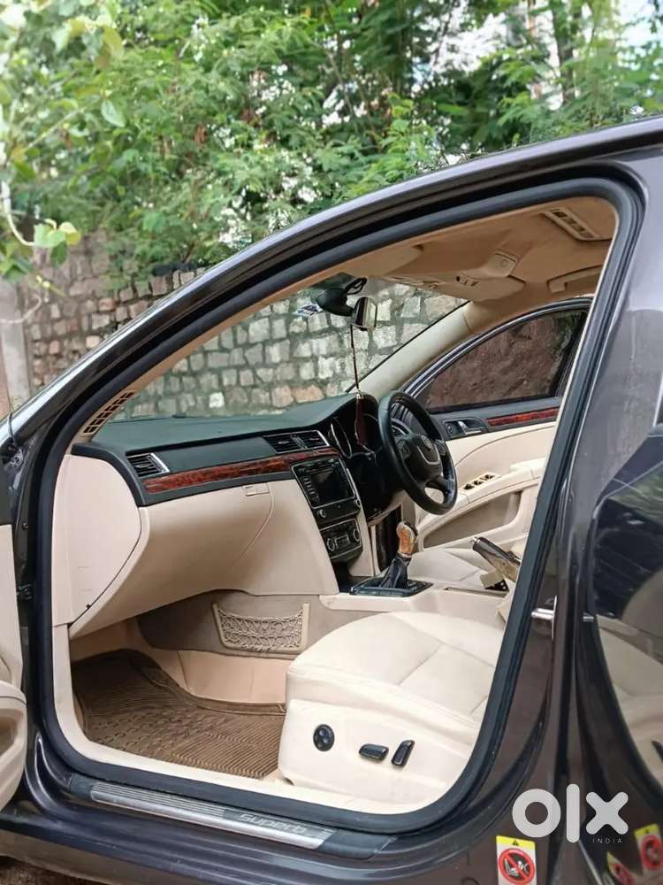 Skoda Superb 2011 Petrol Well Maintained
