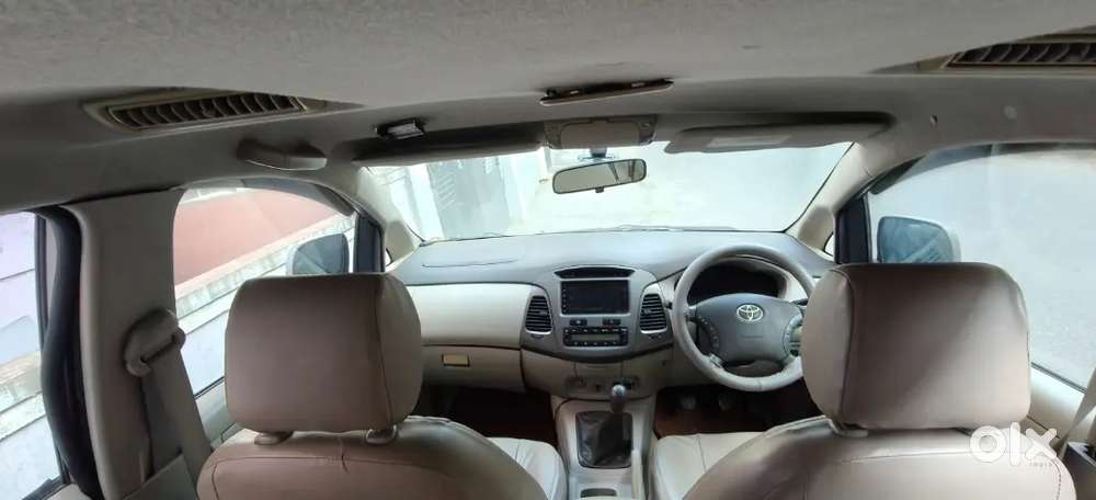 Toyota Innova 2.5 V 2011 Silver Grey