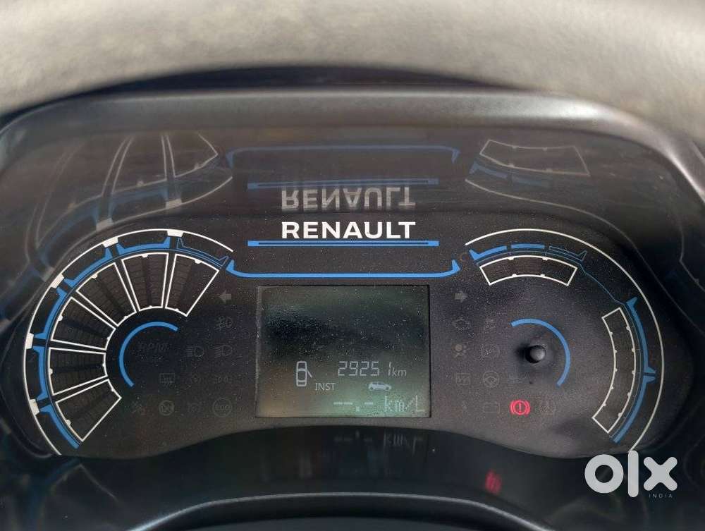 Renault Triber Rxz, 2022, Petrol