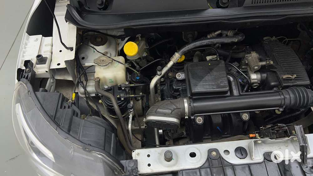 Renault Triber Rxz, 2023, Petrol