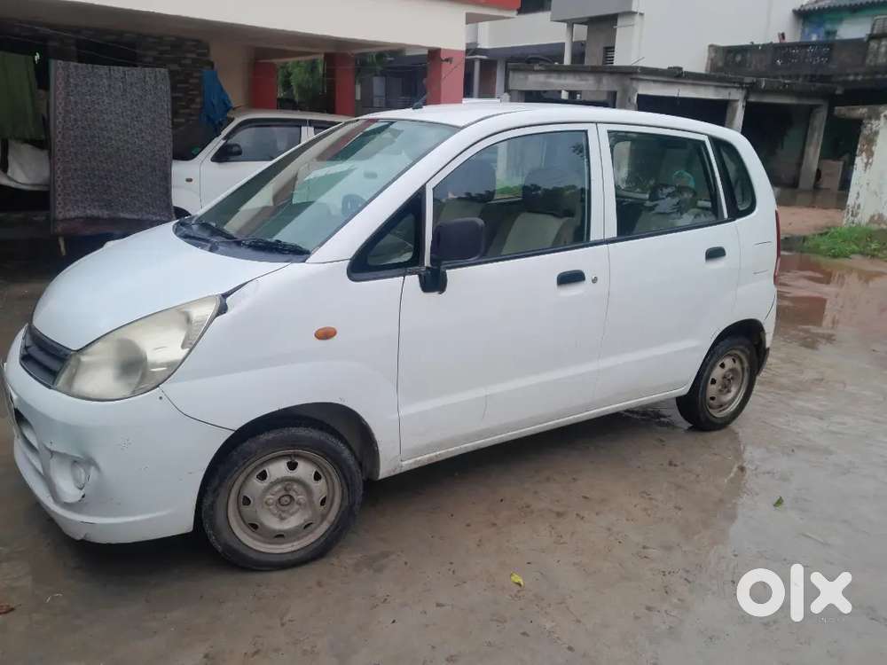 Maruti Suzuki Estilo 2012