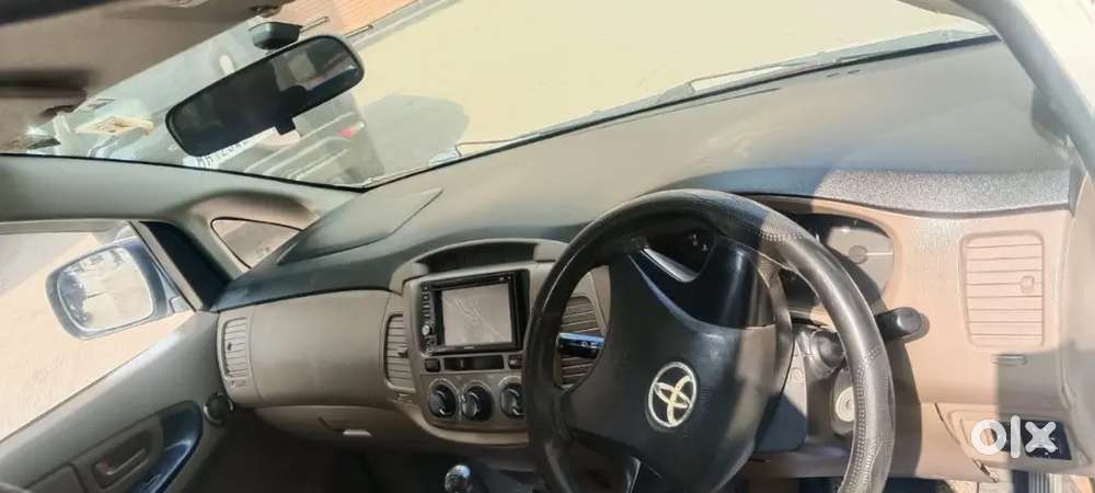 Toyota Innova 2015 Diesel 110000 Km Driven