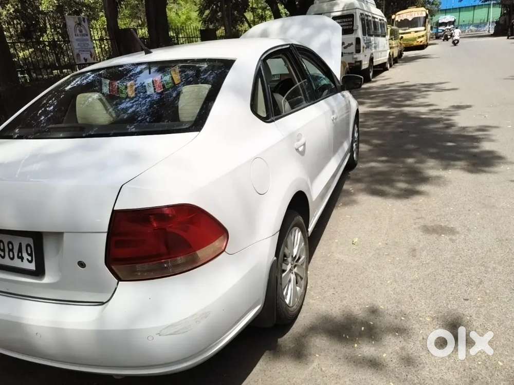 Volkswagen Vento Highline Petrol 82000 Km Driven