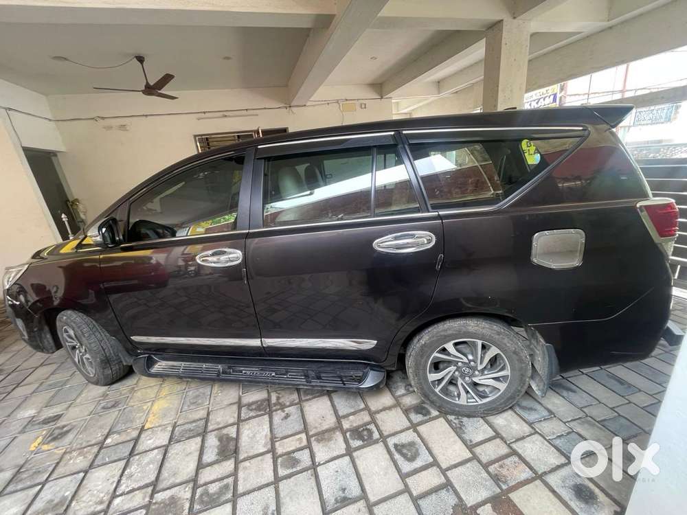 Toyota Innova Crysta 2.4 Gx Limited Edition At 7 Str, 2022, Diesel