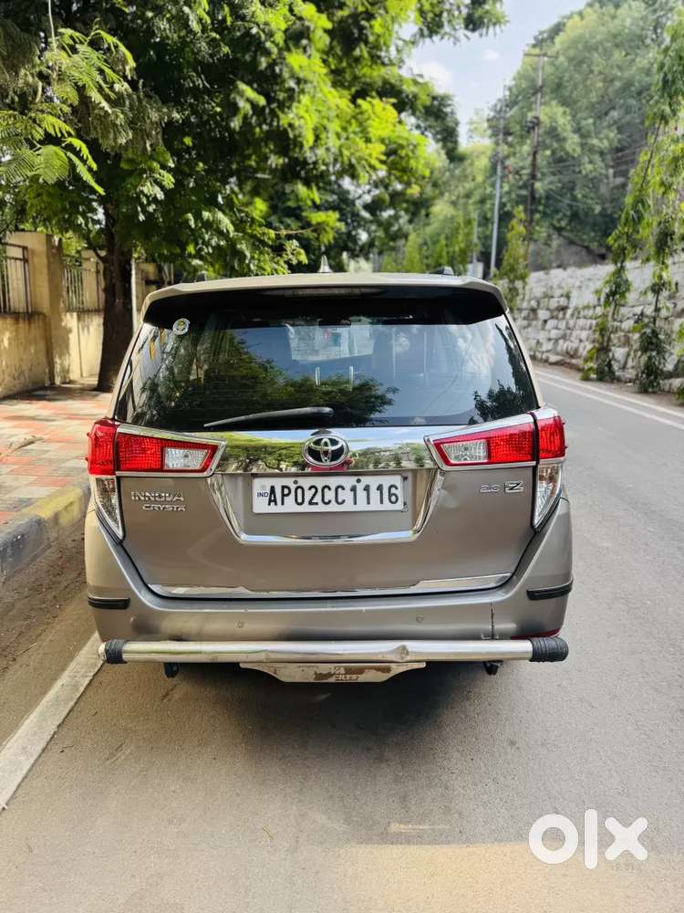 Toyota Innova Crysta 2.8 Zx At 7 Seater, 2017, Diesel