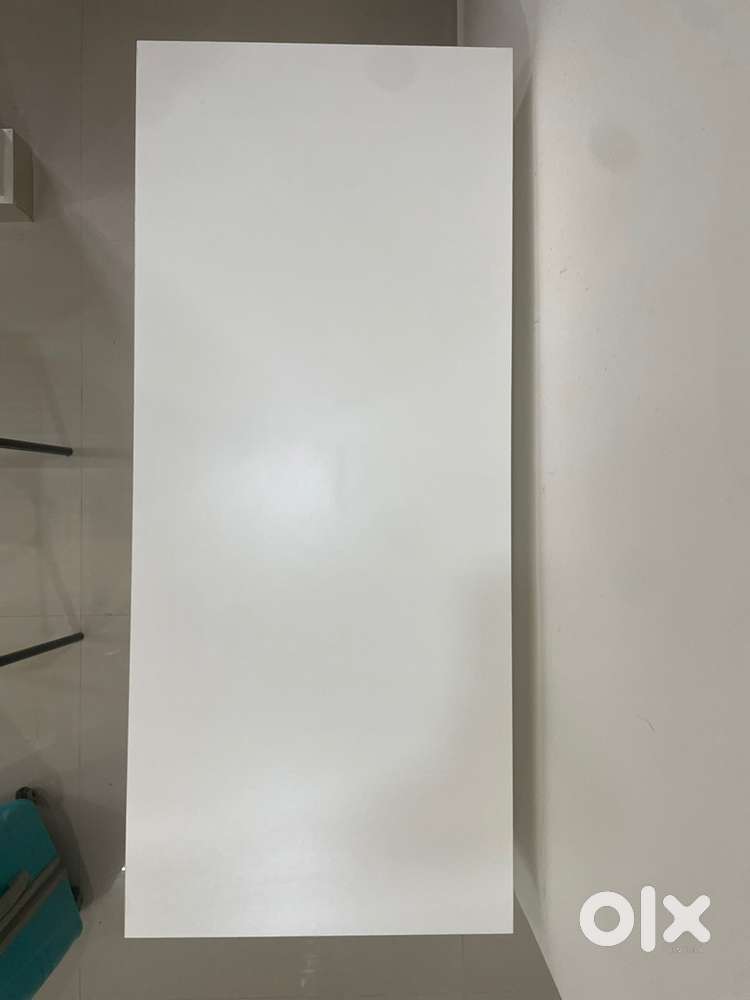 White Computer table - Other Household Items in Begur Wellington ...