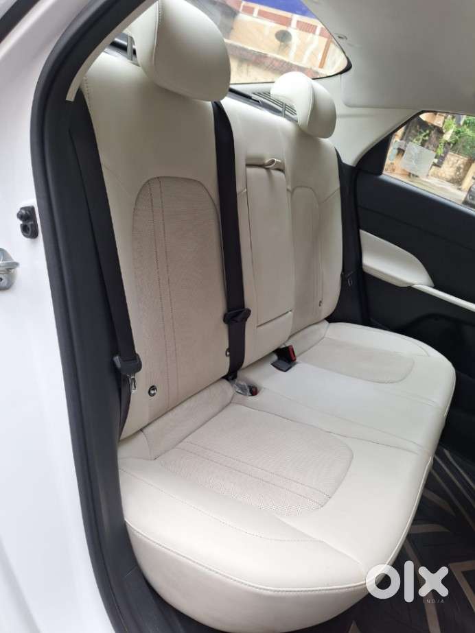 Hyundai Verna 1.5 Sx (o) Vtvt Ivt, 2023, Petrol