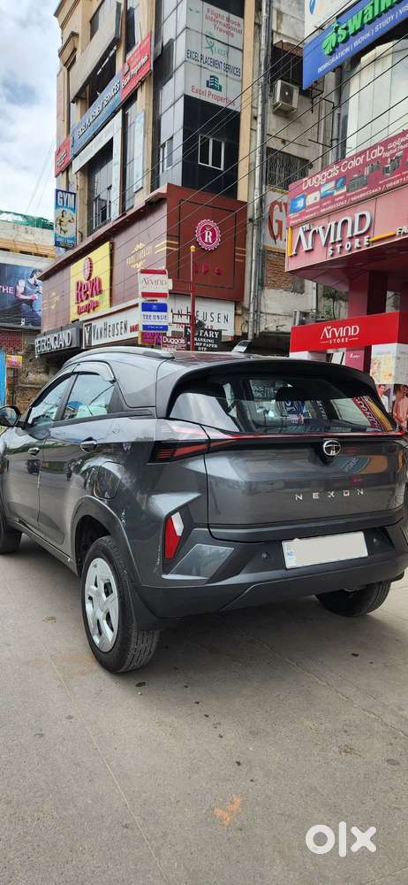 Tata Nexon Pure Plus (s) Petrol Amt, 2025, Petrol