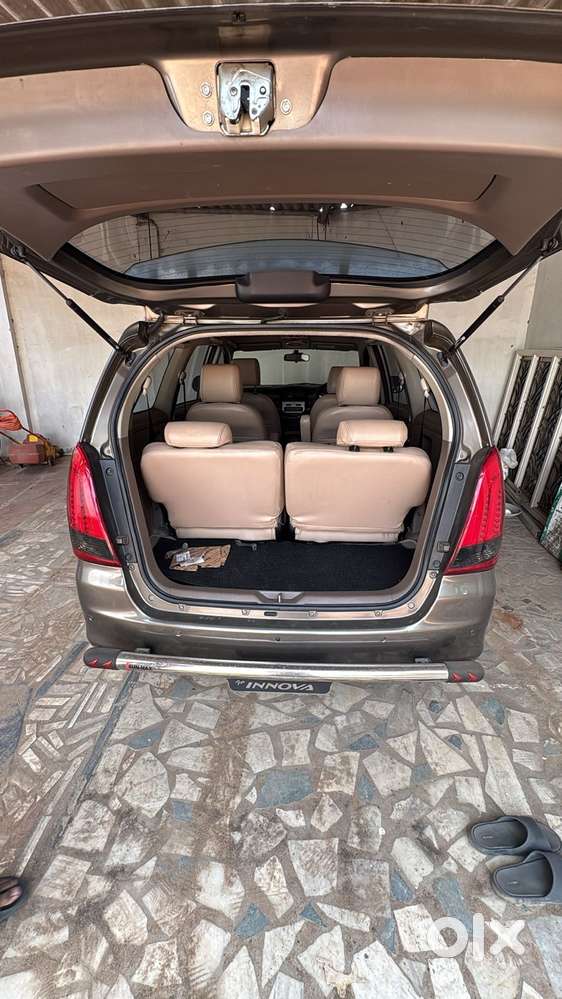 Toyota Innova 2.5 Zx 7 Str Bs-iv, 2015, Diesel