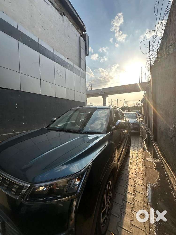 Mahindra Xuv300 2023 Petrol Well Maintained