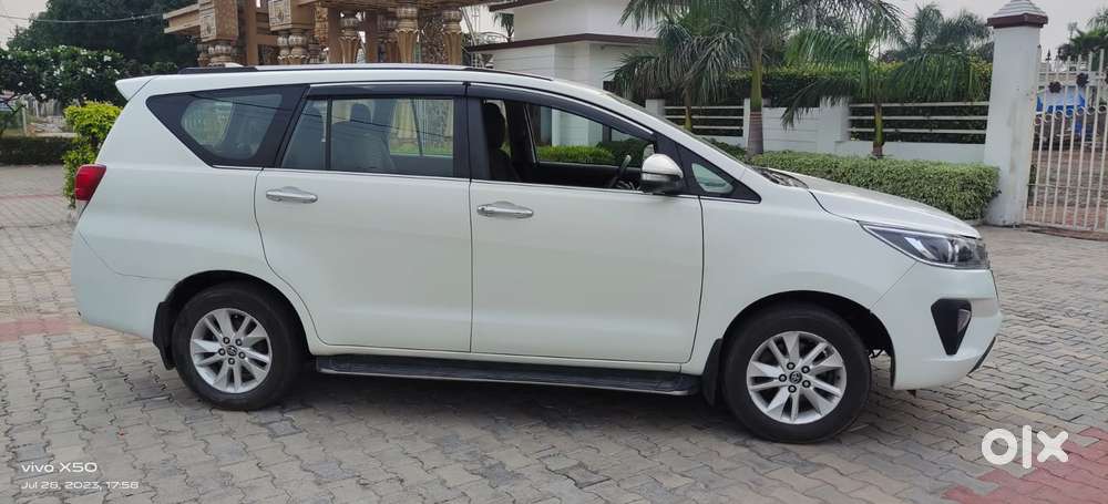 Toyota Innova Crysta 2.4 V 8 Str, 2018, Diesel