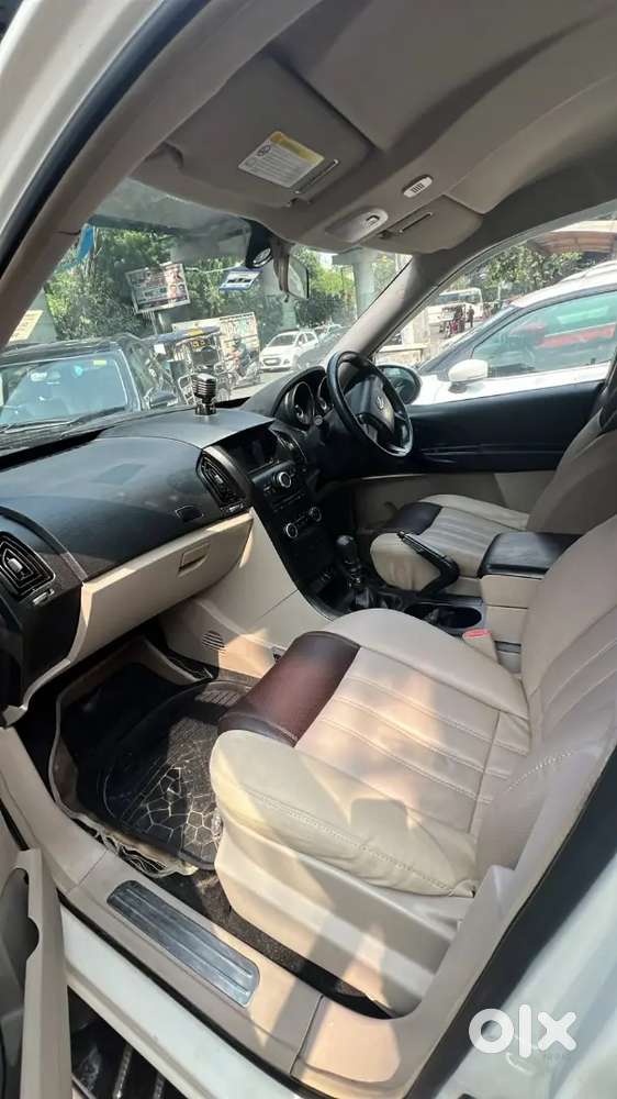 Mahindra Xuv500 2.2 W4 2017