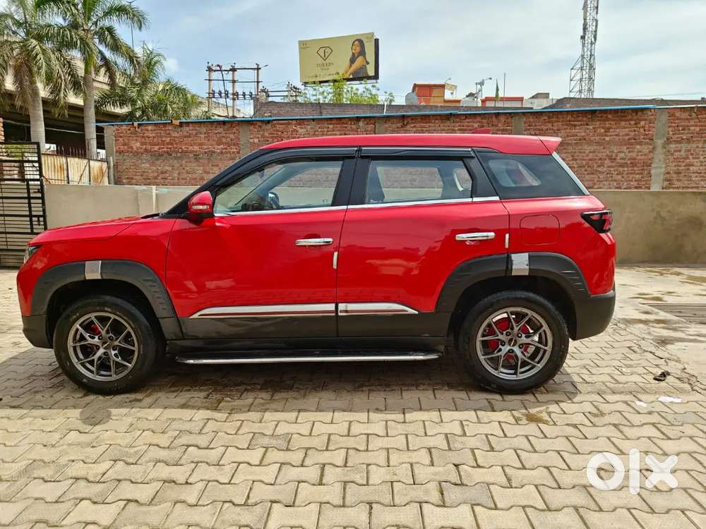 Red Maruti Suzuki Brezza 2024