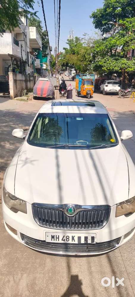 Skoda Superb 2011 Diesel 186000 Km Driven