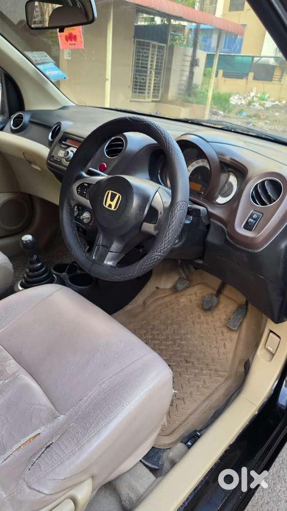 Honda Brio V Mt, 2012, Petrol
