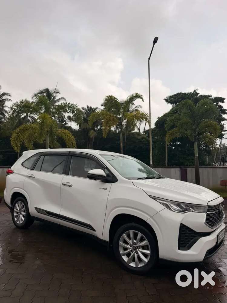 Toyota Innova Hycross 2024 Hybrid
