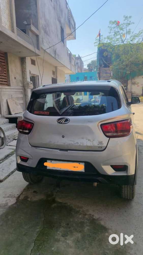 Mahindra Kuv 100