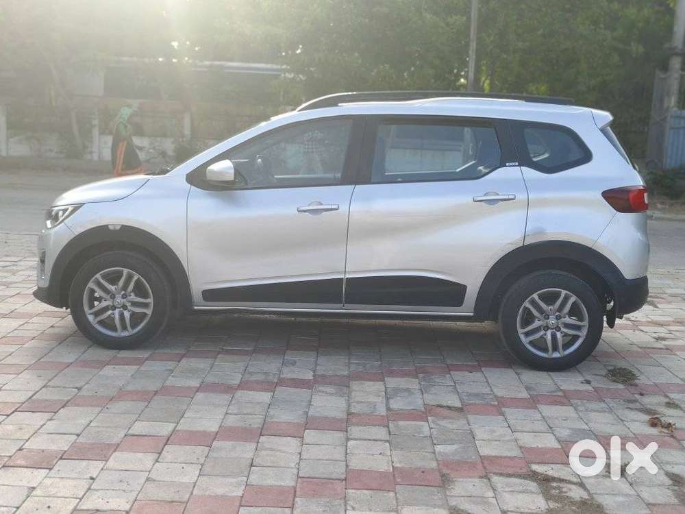 Renault Triber Rxz, 2021, Petrol