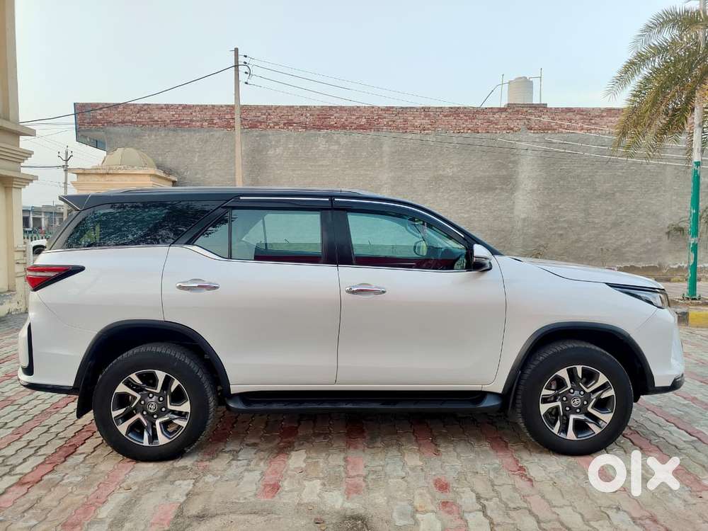 Toyota Fortuner Legender 4x2 At 2.8, 2024