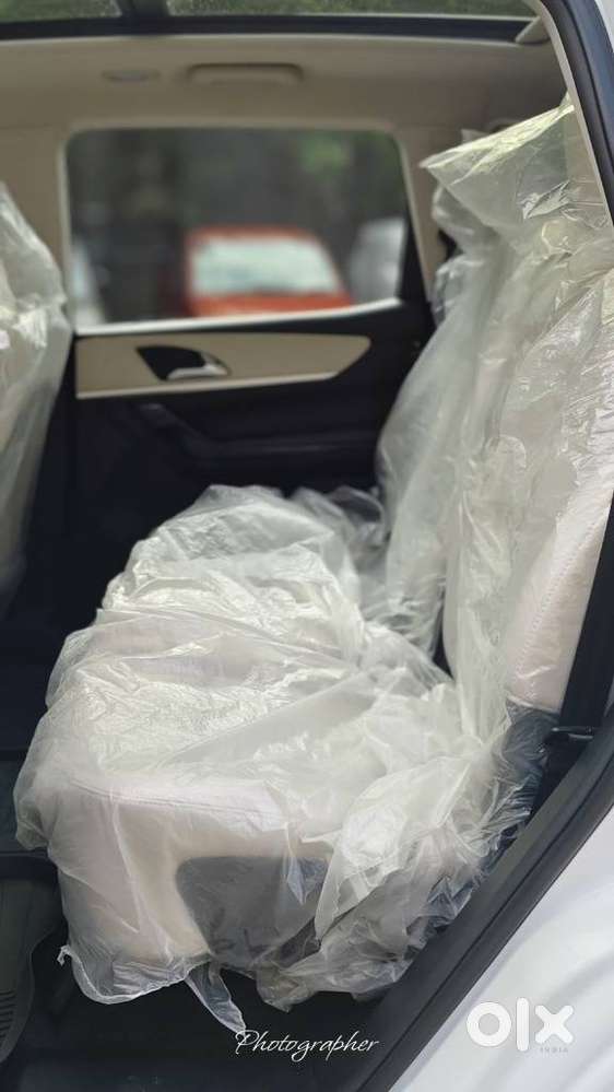 Mahindra Xuv700 2.2 Ax 7 Diesel At Luxury Pack Str, 2023, Diesel