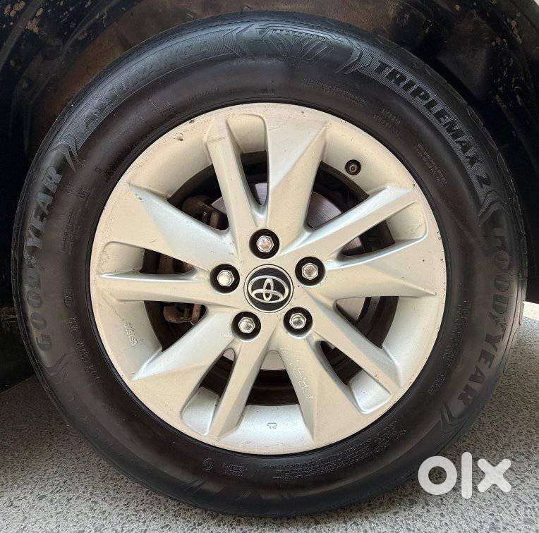 Toyota Innova Crysta 2.4 V, 2017, Diesel