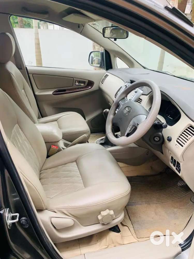 Toyota Innova 2013