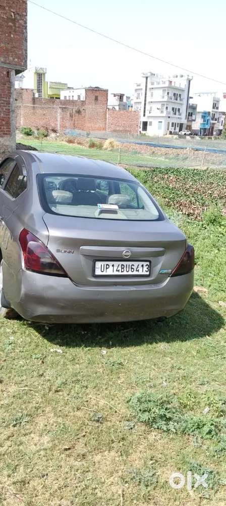 Nissan Sunny 2012