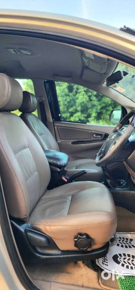 Toyota Innova 2.5 Z Diesel 7 Seater, 2015, Diesel