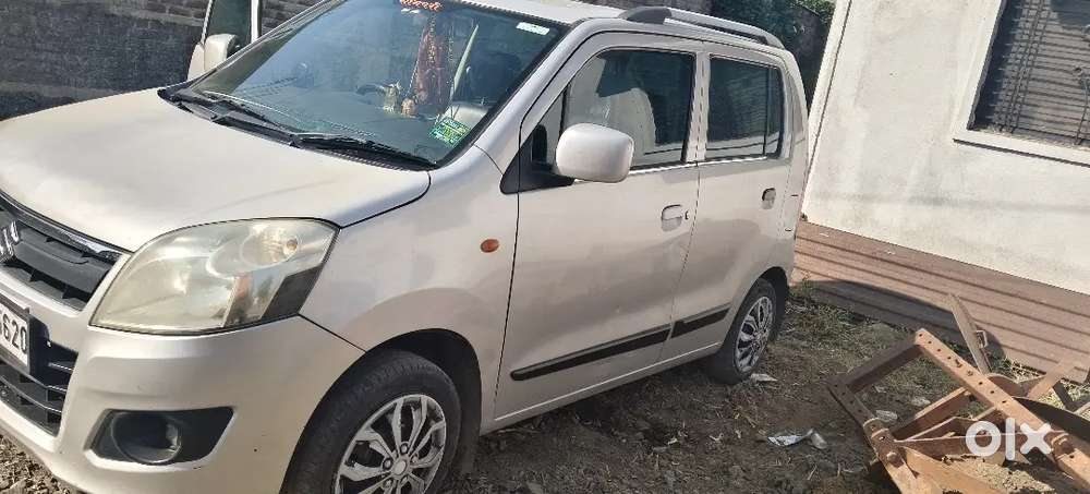 गुड कंडीशन सीएनजी वैगनआर गाडीत कोणतेही काम नाही टायर 80%आहेत