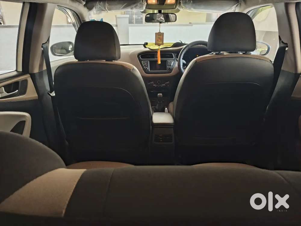 Hyundai I20 2020 Petrol 930000 Km Driven