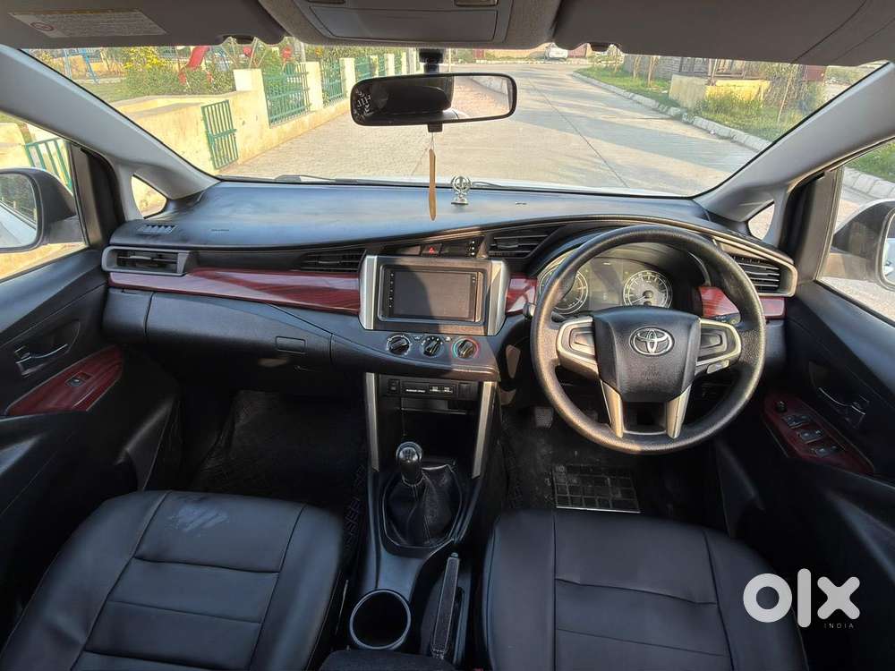 Toyota Innova Crysta 2.4 Gx Mt, 2017, Diesel