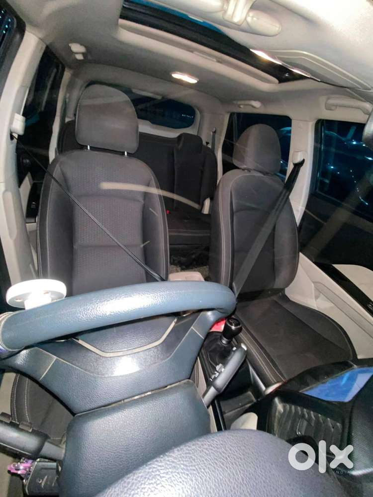 Mahindra Xuv300 2023 Petrol 26000 Km Driven