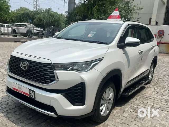 Toyota Innova Hycross 2.0 Vx Hybrid 7 Str, 2026, Petrol