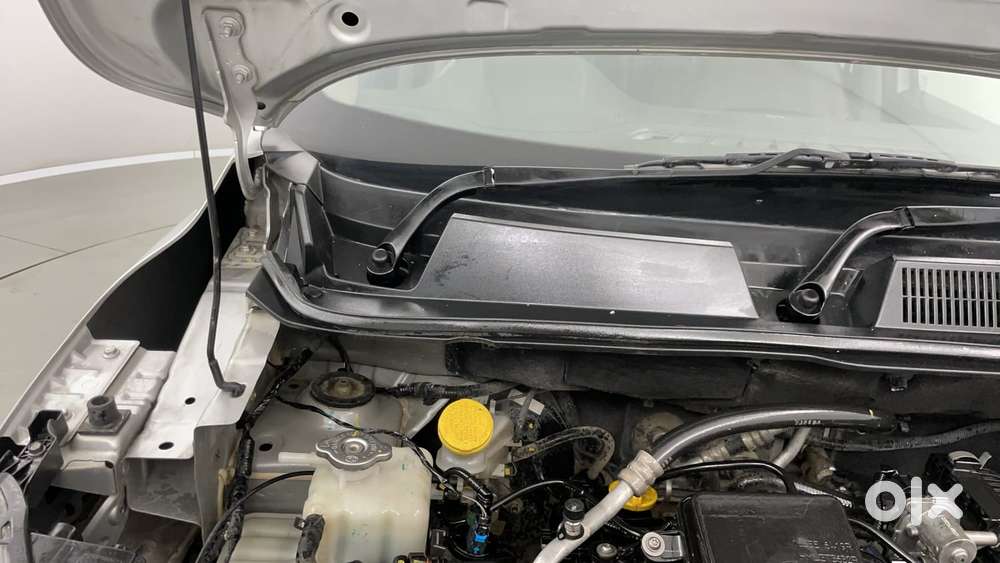 Renault Triber Rxz, 2023, Petrol