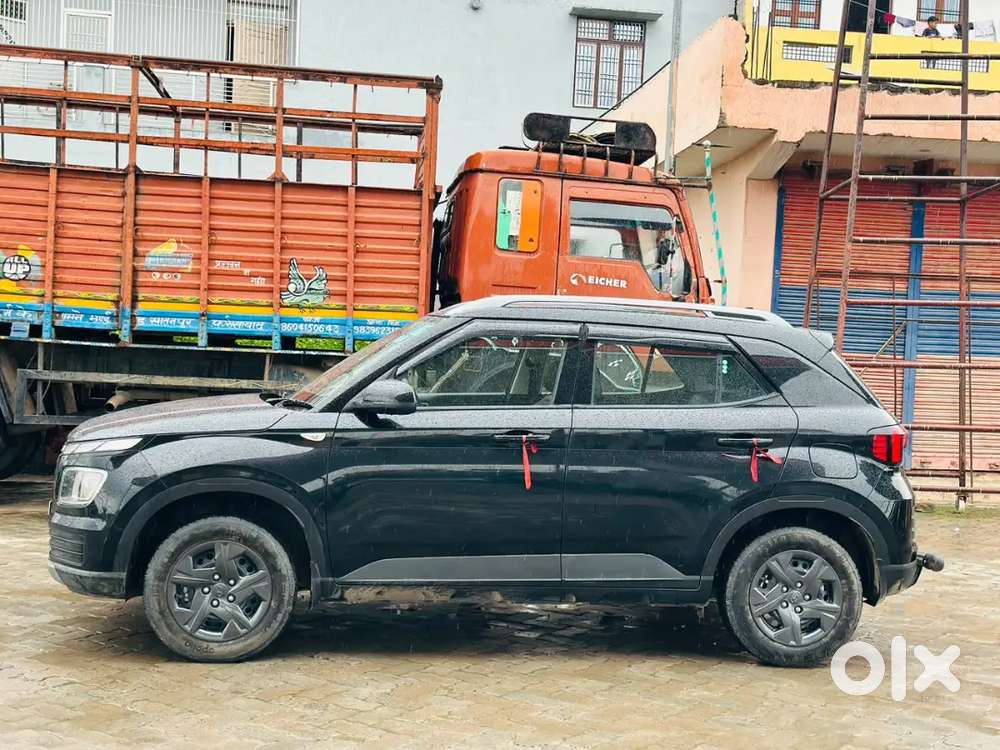 Hyundai Venue 2025 Manual