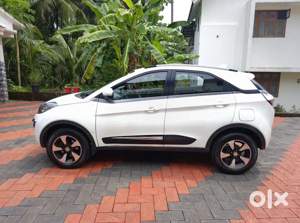 Tata Nexon Xz Plus(top End) 2018 Manual Petrol