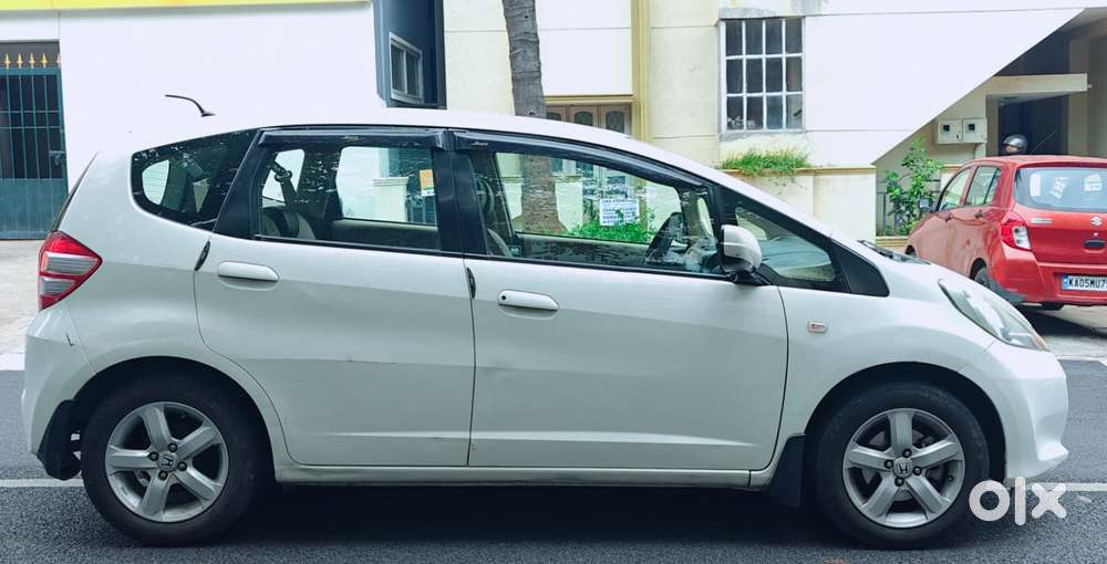 Honda Jazz V Mt Privilege, 2011, Petrol
