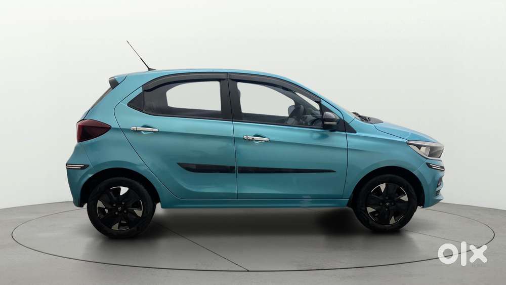 Tata Tiago 1.2 Revotron Xta, 2025, Petrol