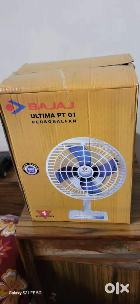 Bajaj table fan