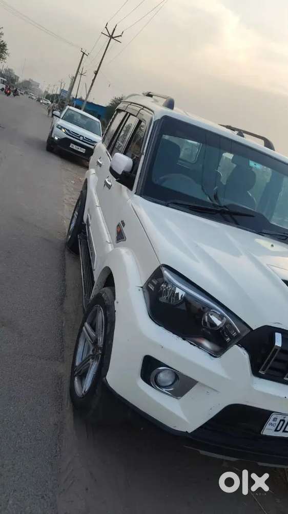 Mahindra Scorpio 2.2 2016 Diesel Manual