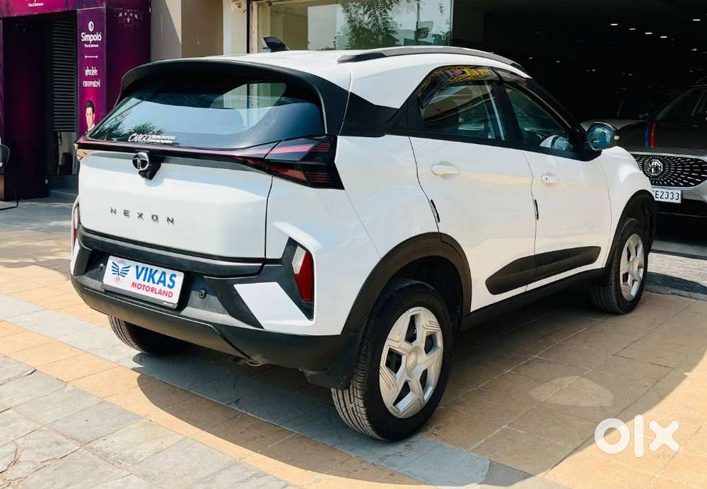 Tata Nexon Pure Plus (s) Petrol Amt, 2025, Petrol