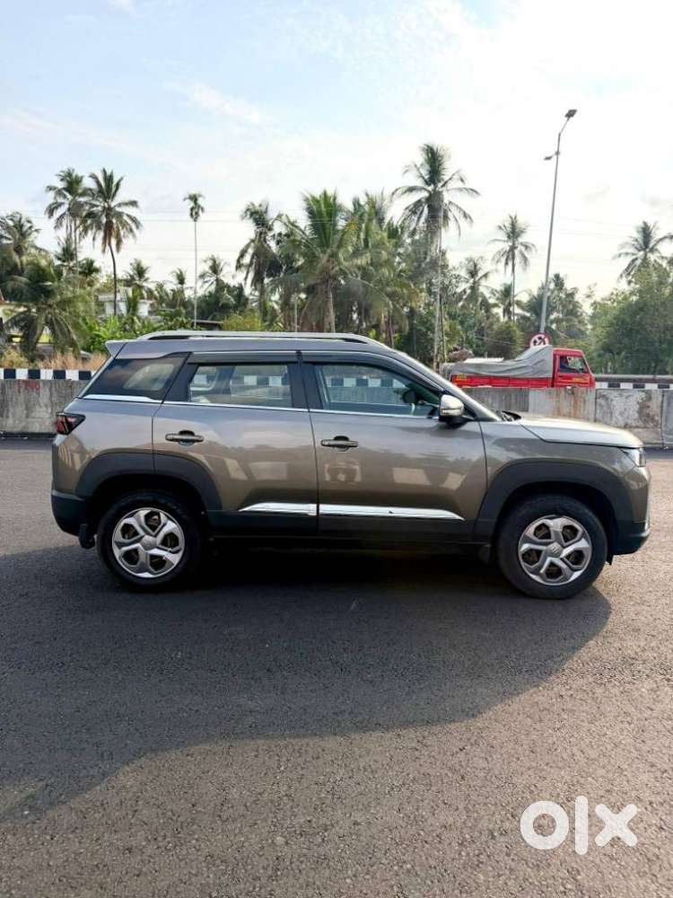 Maruti Suzuki Brezza 1.5 Lxi Smart Hybrid, 2023, Petrol