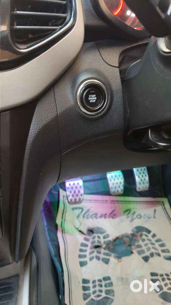 Mahindra Xuv300 W8 Option Dual Tone, 2022, Petrol