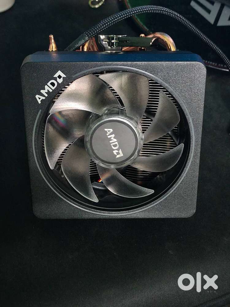 AMD Ryzen 7 3700X 8-Core Processor (AM4) with Wraith Prism RGB