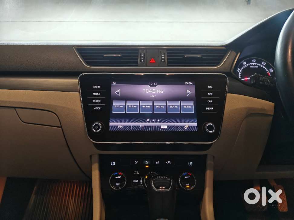 Skoda Superb Style 1.8 Tsi At, 2018, Petrol