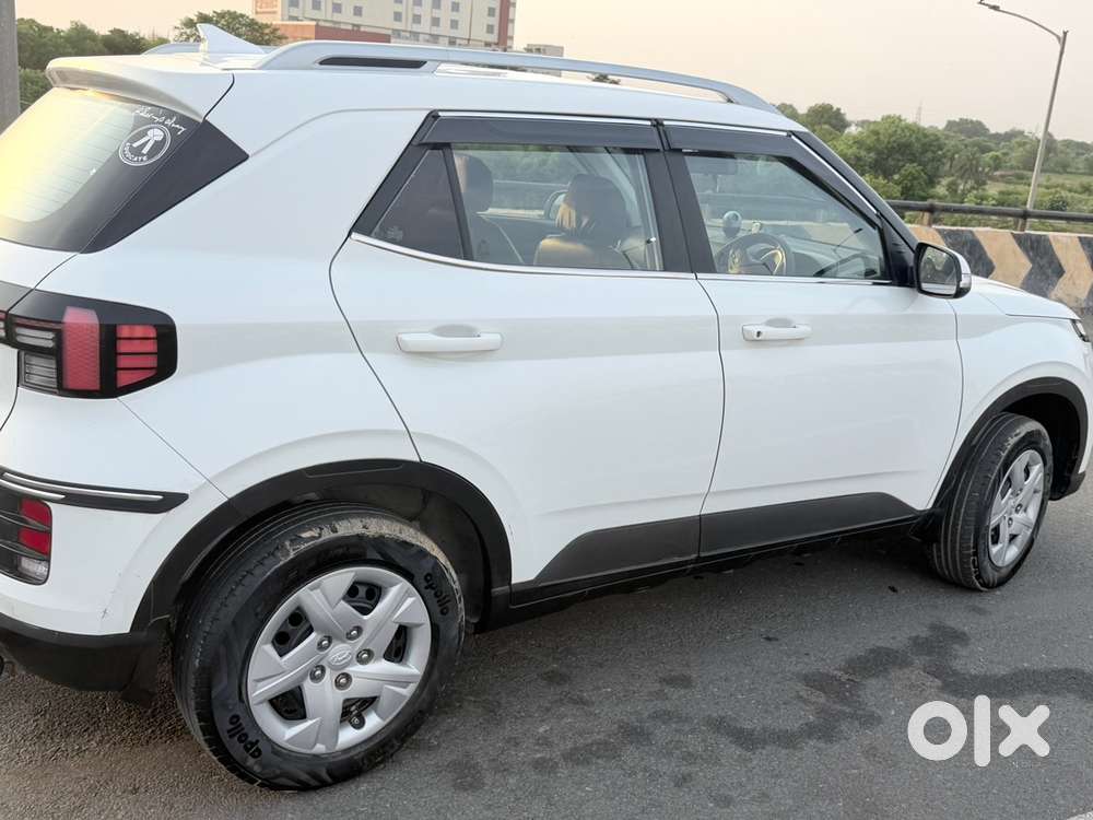 Hyundai Venue S(o) 2023 Petrol Manual Edition