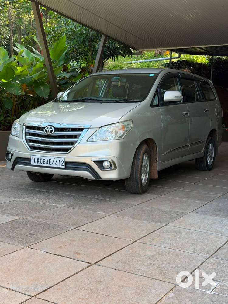 Toyota Innova V Diesel 2014  1st Owner  1.70 Lakh Km  Company Servi