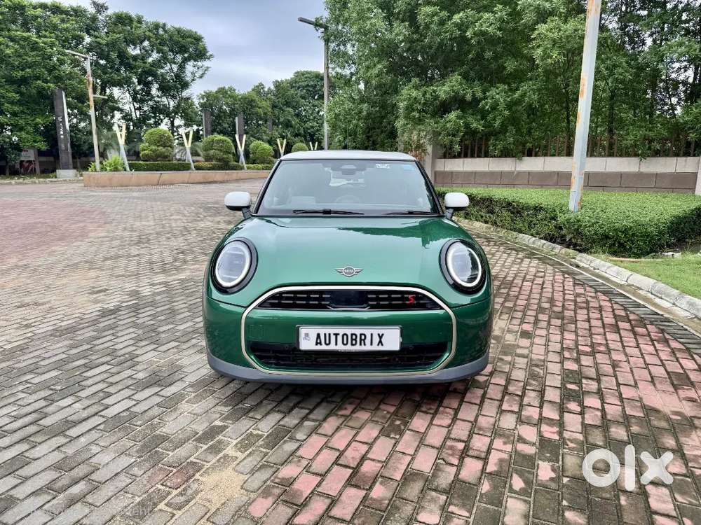 Mini Cooper S Favoured Pack 2025